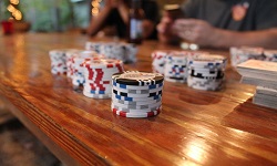 Mag je zelf een casino- of pokeravond organiseren?